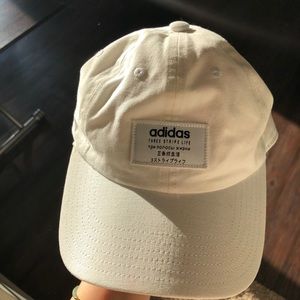 Adidas cap in white